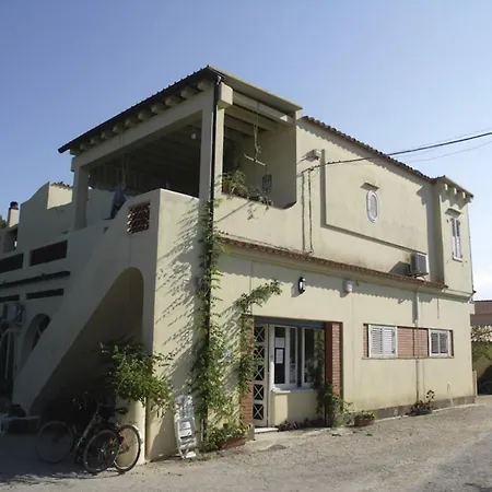 Punta Milocca Sleeps 2 Wifi T764342 Apartment