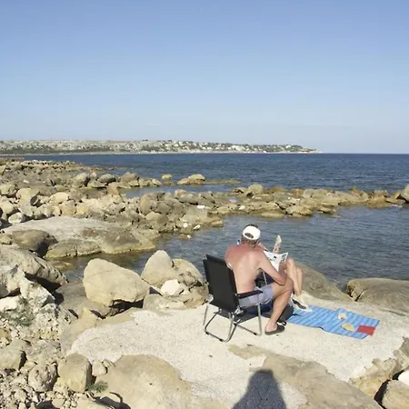 Punta Milocca Sleeps 2 Wifi T764342 Apartment *
